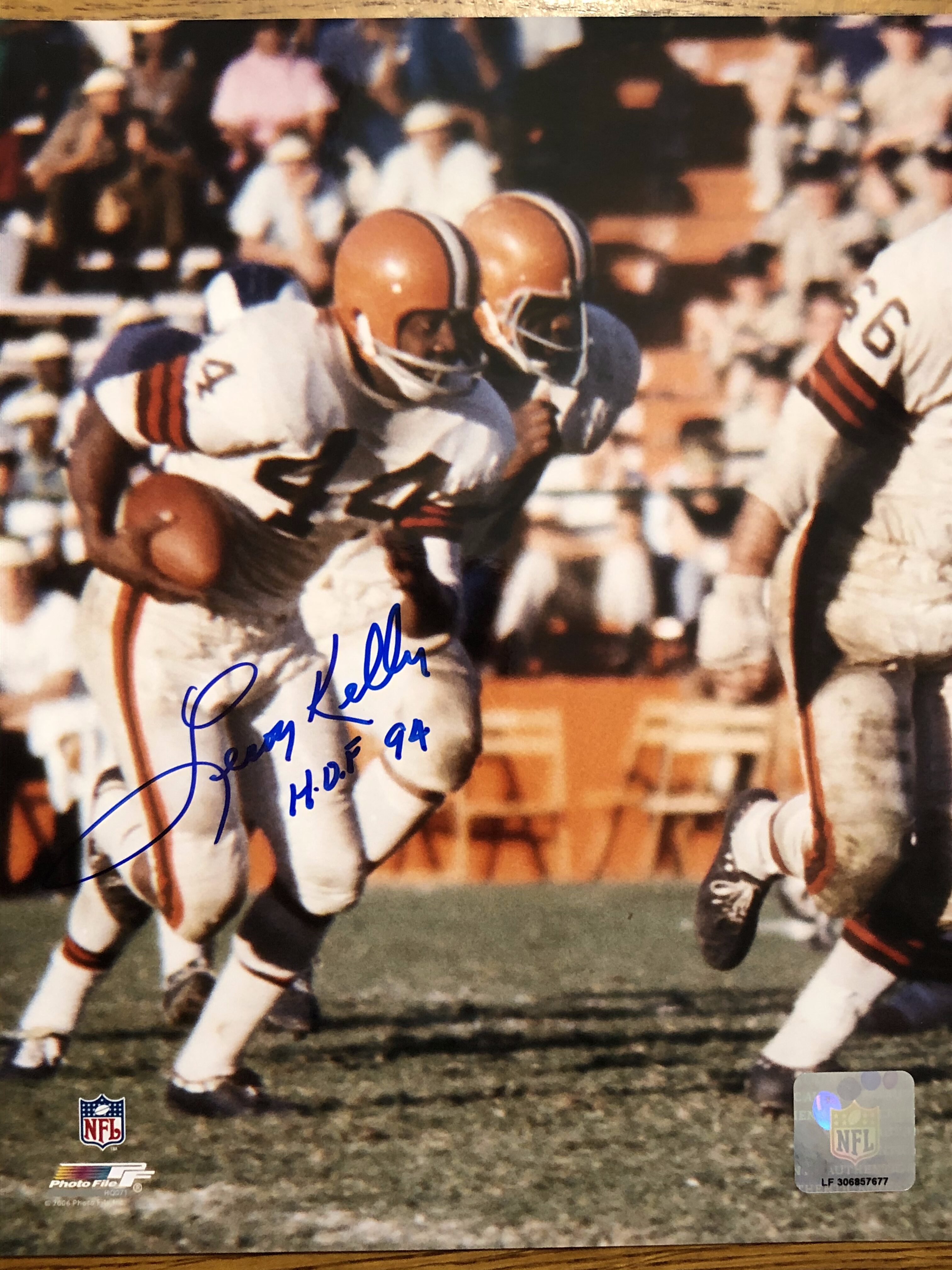 Leroy Kelly Autographed 8x10 Photo with HOF 94 Inscription