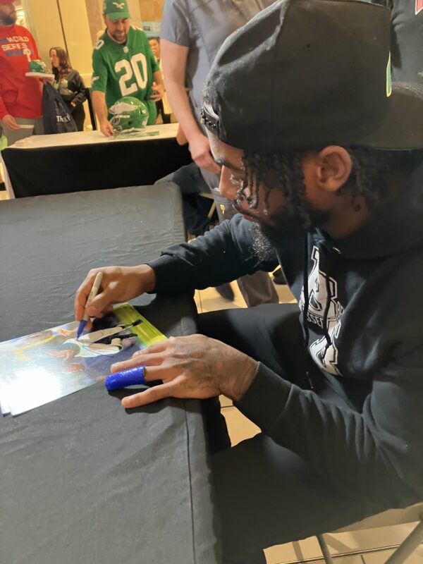 D'Andre Swift Autographed 8x10 Philadelphia Eagles Photo - Image 2